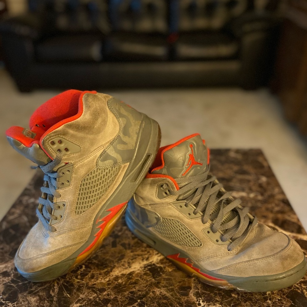Jordan 5 “Cameo”